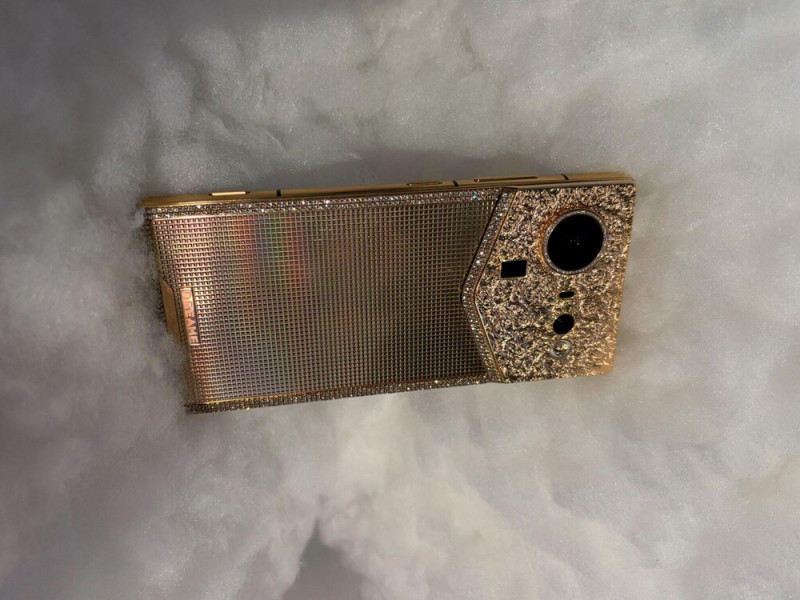 Ez az aranyozott RS1 állítólag csak különkiadás lesz, nem így néz majd ki az összes Dreame csúcstelefon