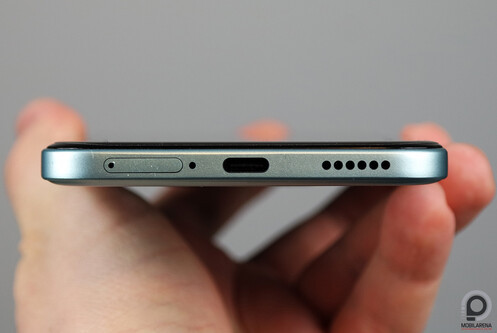 A telefon alja és teteje