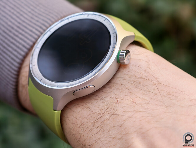 A vezérlésre szolgáló korona és gomb