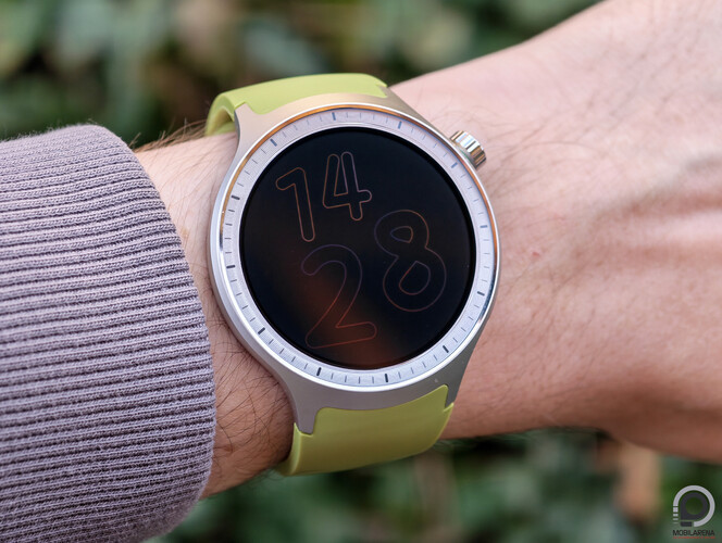 Mindig éber kijelzés kültéren