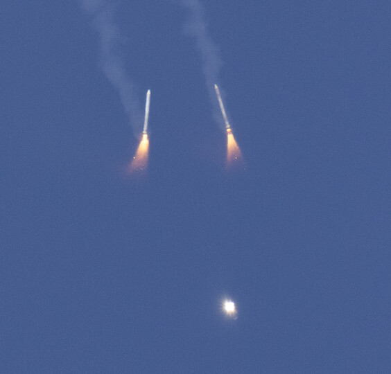 A segédrakéták leválása