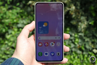 Az első képen árnyékban, a második és harmadikon közvetlen napfény alatt a Galaxy A37