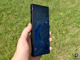 Kint, közvetlen napfény alatt a Red Magic 11S Pro