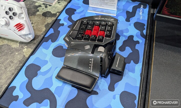 Mad Catz S.T.R.A.F.E.