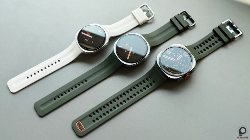 Balról jobbra: Samsung Galaxy Watch9 40 mm, Samsung Galaxy Watch9 44 mm, Samsung Galaxy Watch Ultra 2