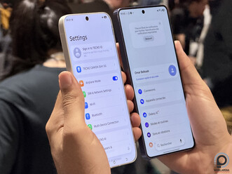 A kávamentes koncepciókészülék egy másik Tecno mobil, egy Google Pixel és egy Galaxy S26 Ultra mellett