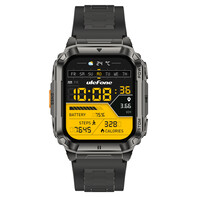 Az Armor Watch Ultra fekete vagy narancssárga szíjjal elérhető