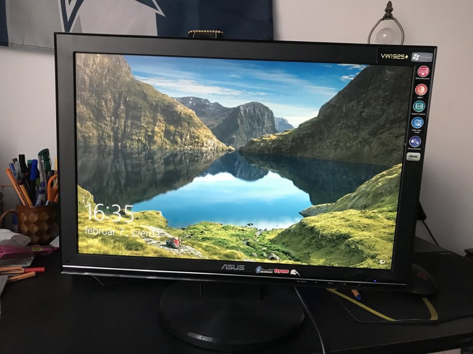 use 3 monitors with macbook pro