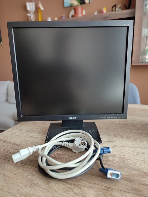 Acer v173b HardverApró