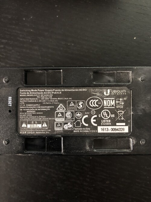 Ubiquiti Networks PoE Injector GPA240050 és UBIPOE241 HardverApró