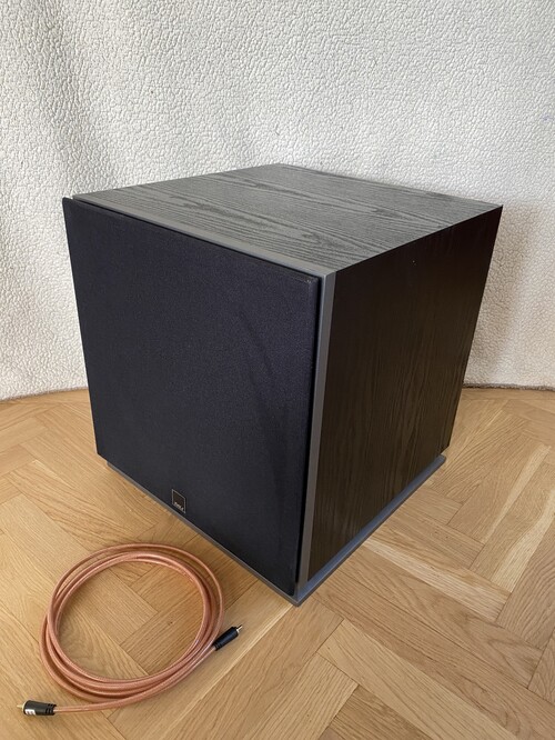 Dali Concept sub (mélynyomó, subwoofer) + Inakustik Star 3m sub kábel