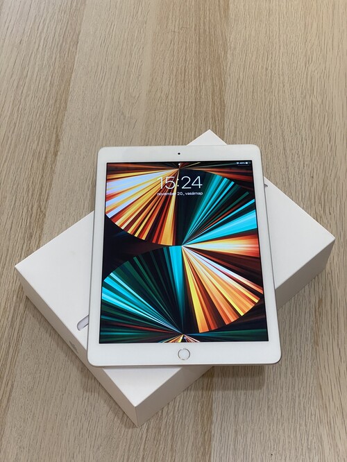 お求めやすく価格改定 iPad 6 32GB SIMフリー Apple pencil対応 管502