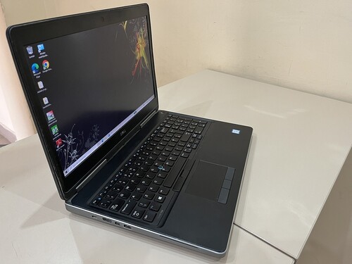 ノートパソコン DELL Precision Intel Core I7-7920HQ 32GB SSD 512GB