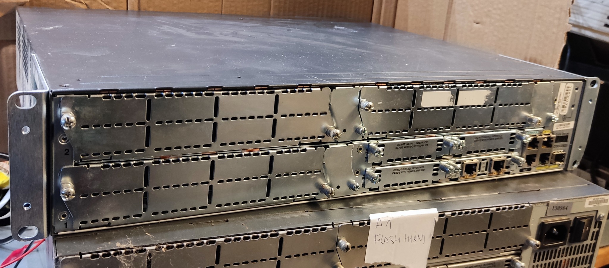Cisco 3825 - integrated services router - HardverApró