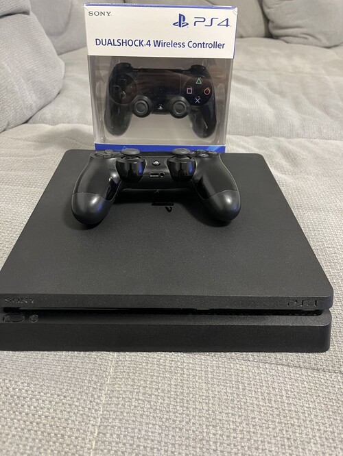 Ps4 Pro usado 1 Tb (220V) - em perfeito estado - com 6 jogos - Consoles de  Vídeo Game - Santa Clara, Viçosa 1261185075