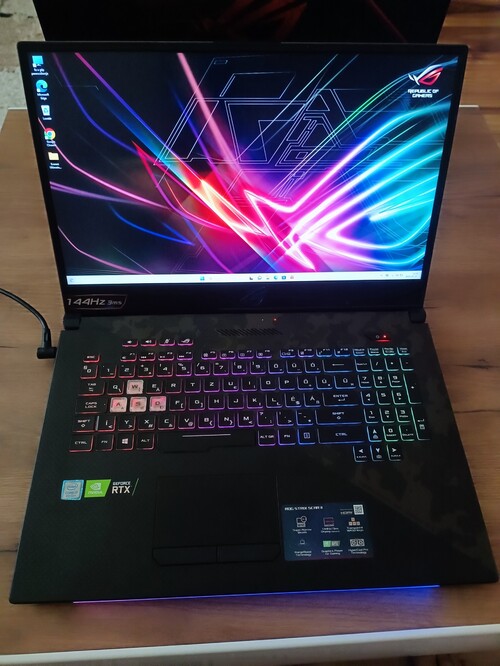 ASUS ROG STRIX Óriás Gamer Laptop 17.3" 144hz 3MS! i7 8750H 32GB DDR4