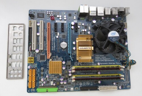 Gigabyte GAEP45DS3R alaplap + Core2 Quad Q8400 processzor + hűtő
