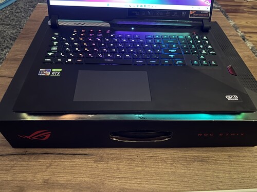 ASUS ROG STRIX ÓRIÁS Brutál 2025ig Garis Laptop 17.3" 300Hz Ryzen 9