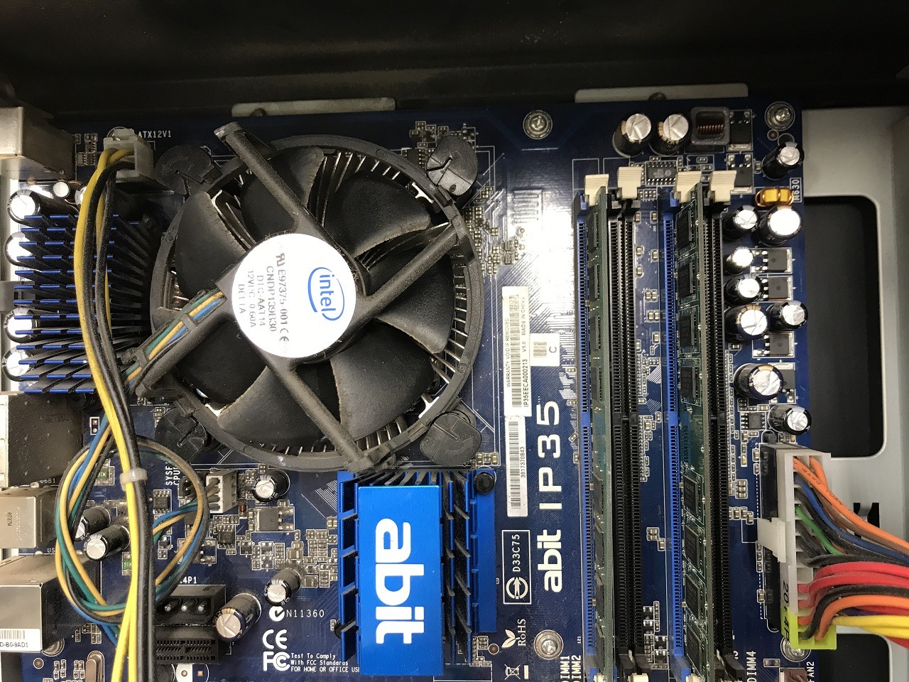 Boîtes Vides Vintage PC : Abit NF7, Radeon 9200SE - Emballages De Collection