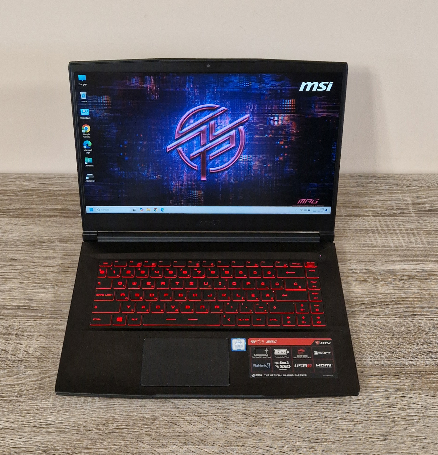 Kiváló állapotú MSI gamer laptop Windows 11 i5-8300H 16GB DDR4 256GB ...