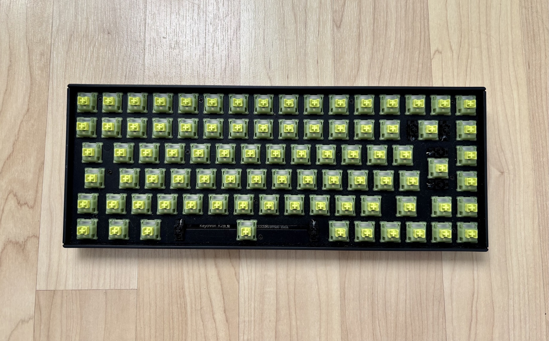 Keychron K2 V2 ISO UK Silent Lemon - HardverApró