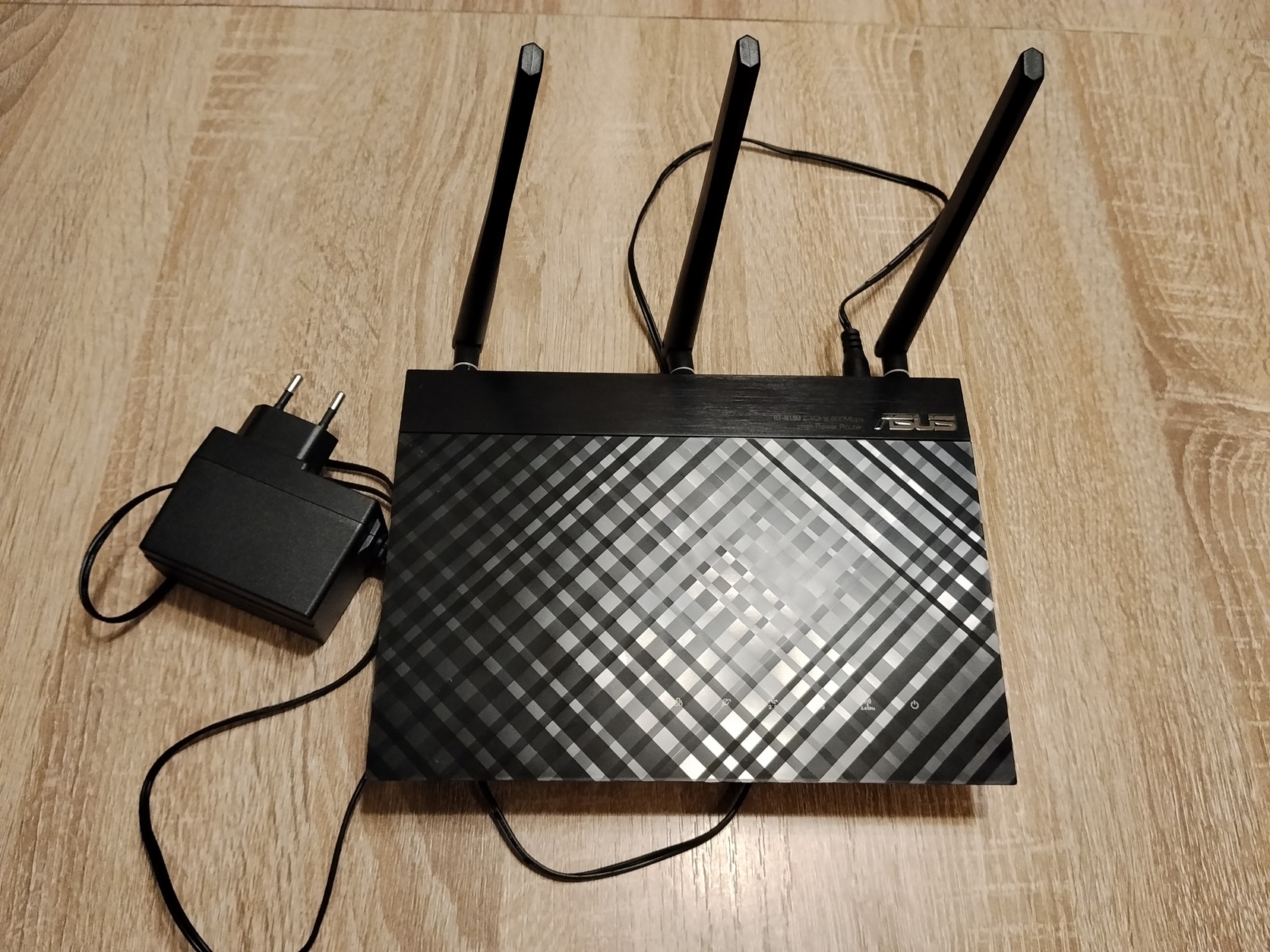 ASUS RT-N18U router + tápegység eladó ((SMB, torrent, SSH és egyéb ...