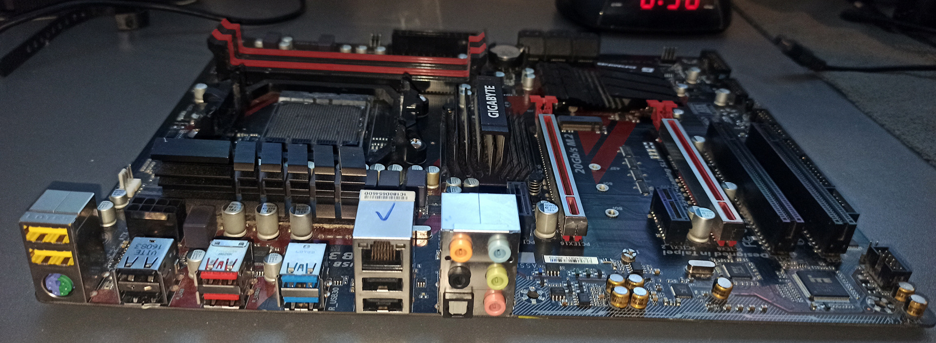 GIGABYTE GA-990X-GAMING SLI ATX Motherboard With 16Gb Of RAM And AMD FX