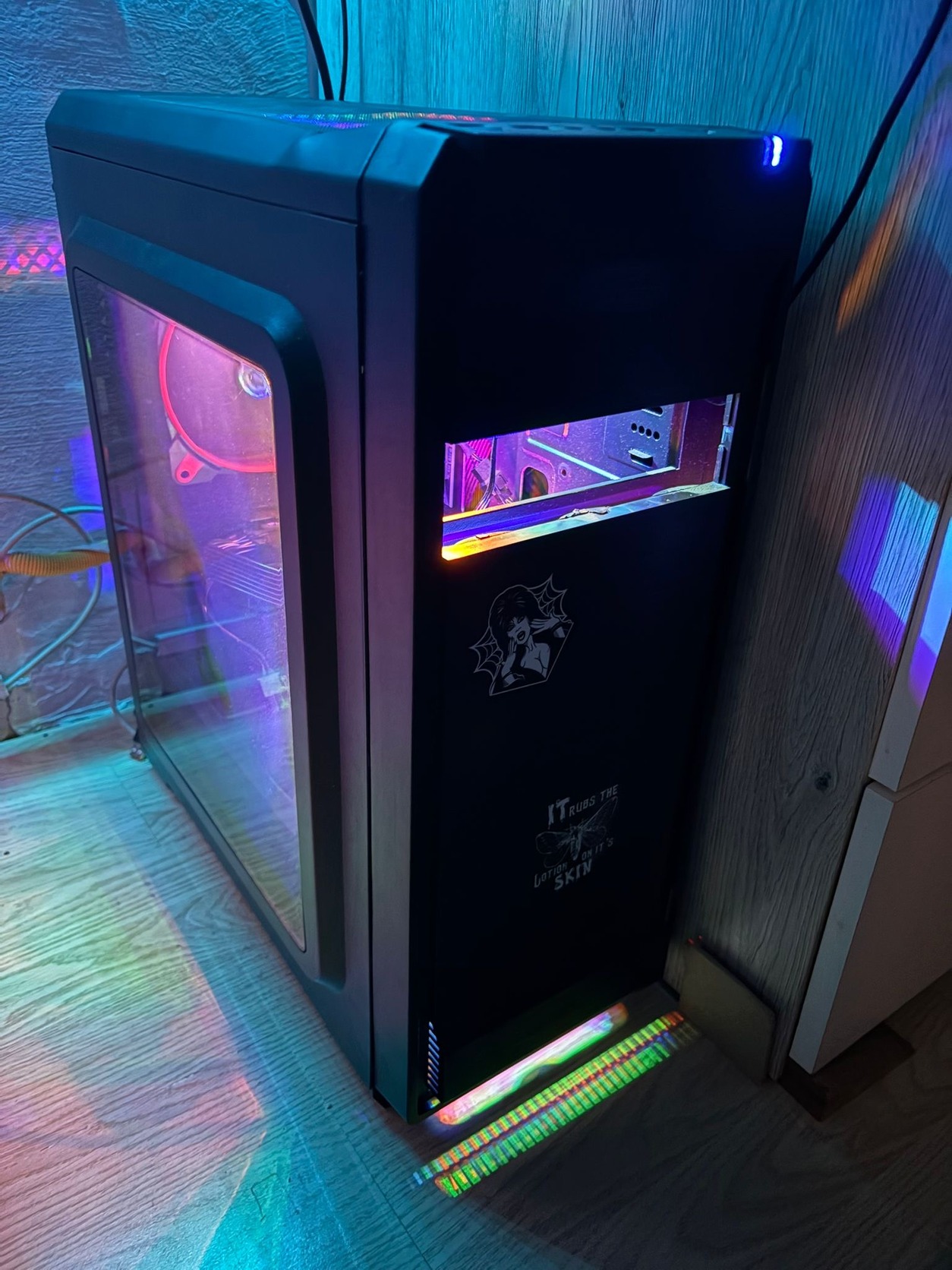 Tour PC Gamer Occasion - Intel I7-10700KF - RX 7600 XT - SSD 1 To - RAM 128 Go Max