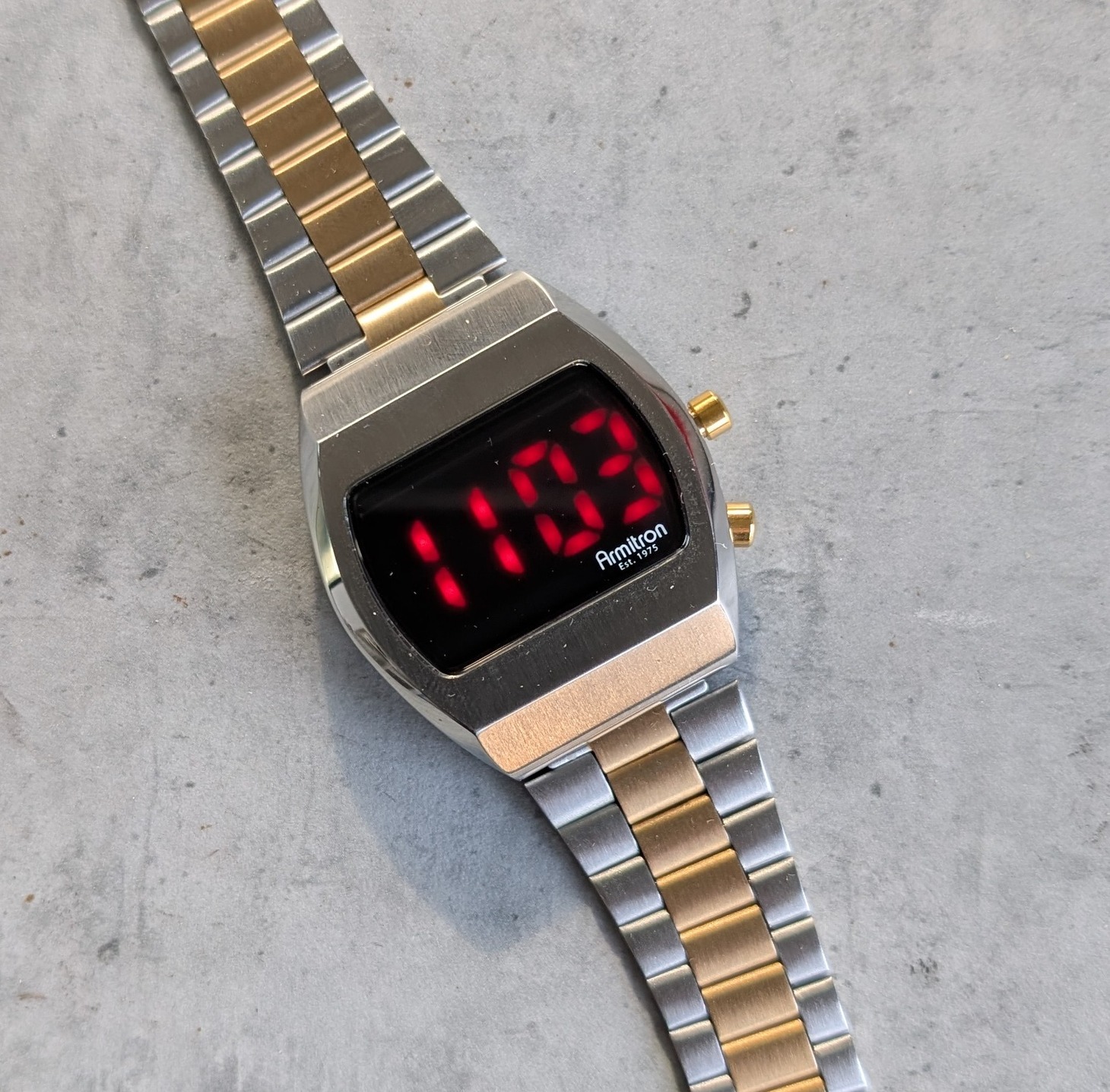 Armitron Griffy LED digitális karóra - HardverApró