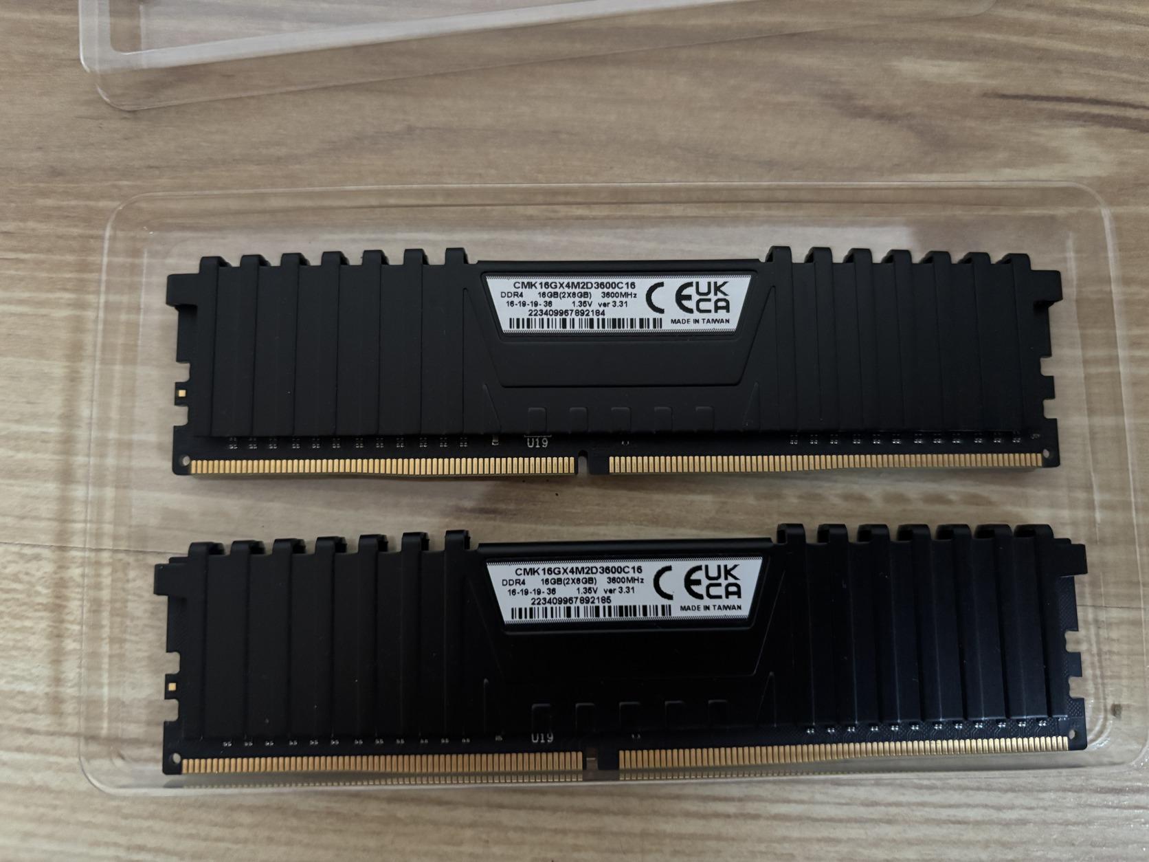 Memória Corsair Vengeance LPX 16GB 2400Mhz DDR4 CL16 – Black – Império