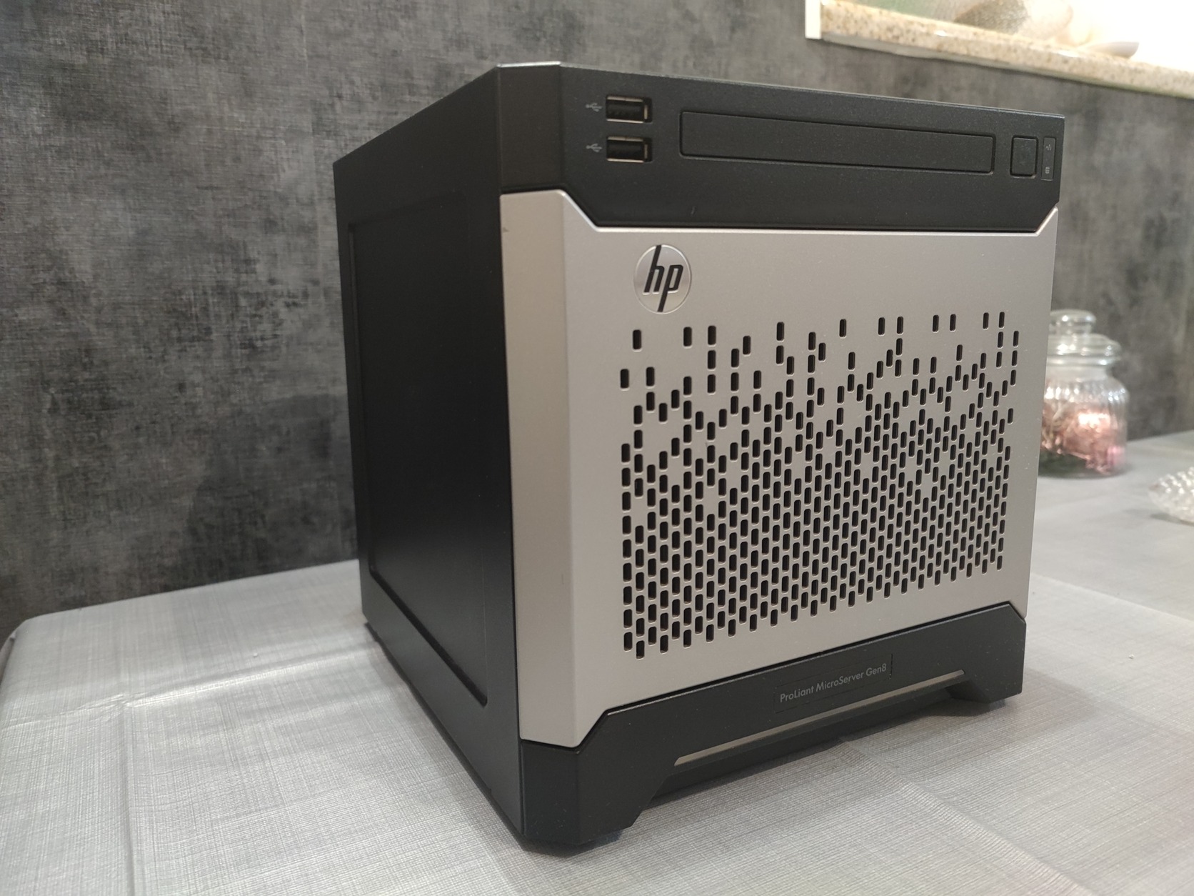 HP MICROSERVER GEN8 Xeon E3-1265L V2 16GB Ram + SSD + 2x1to HDD EUR 170,00 - FR