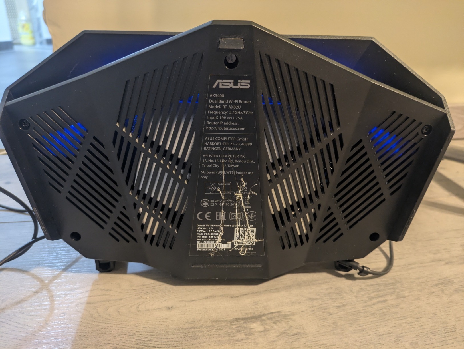ASUS RT-AX82U AX5400 Dual-Band WiFi 6 Gamer Router eladó (Esztétikai ...