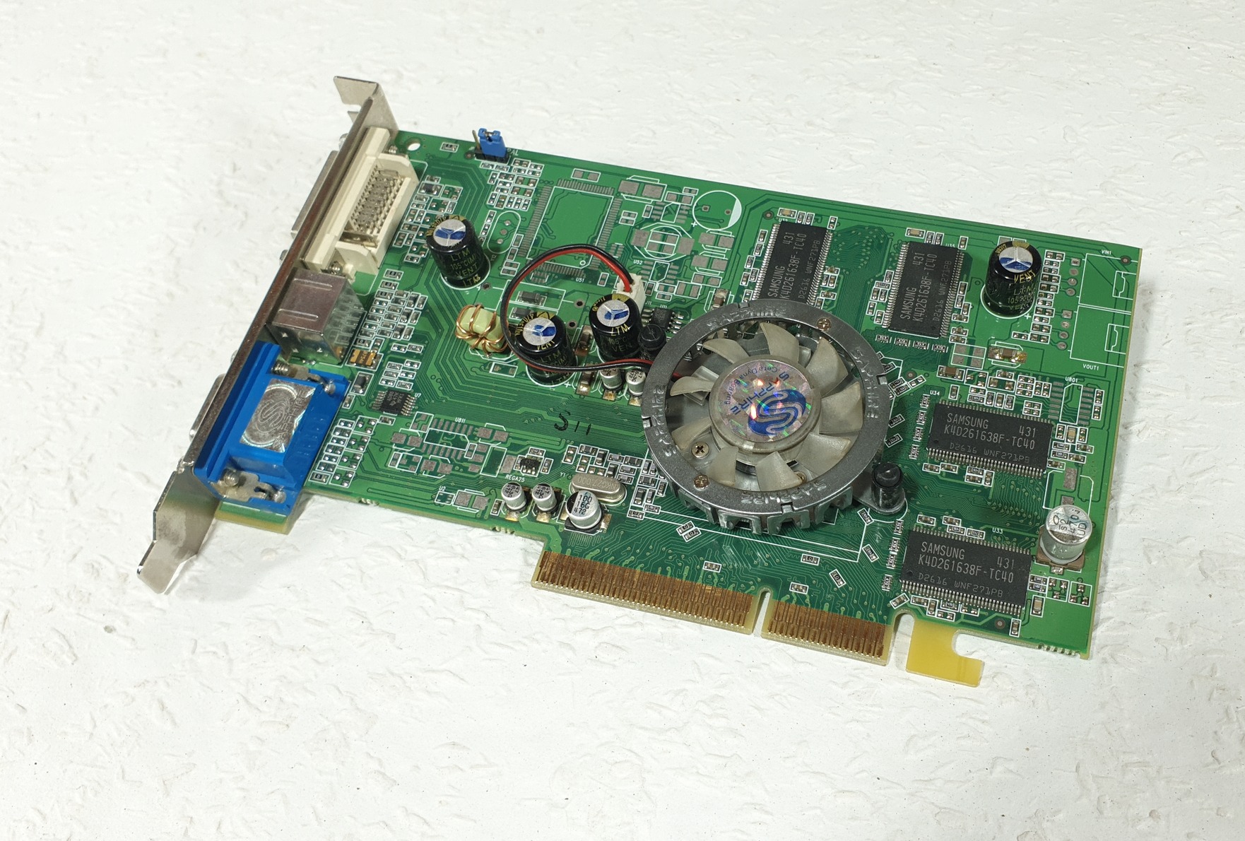 Sapphire ATI Radeon 9600 Pro Advantage 128 MB AGP VGA DVI - HardverApró