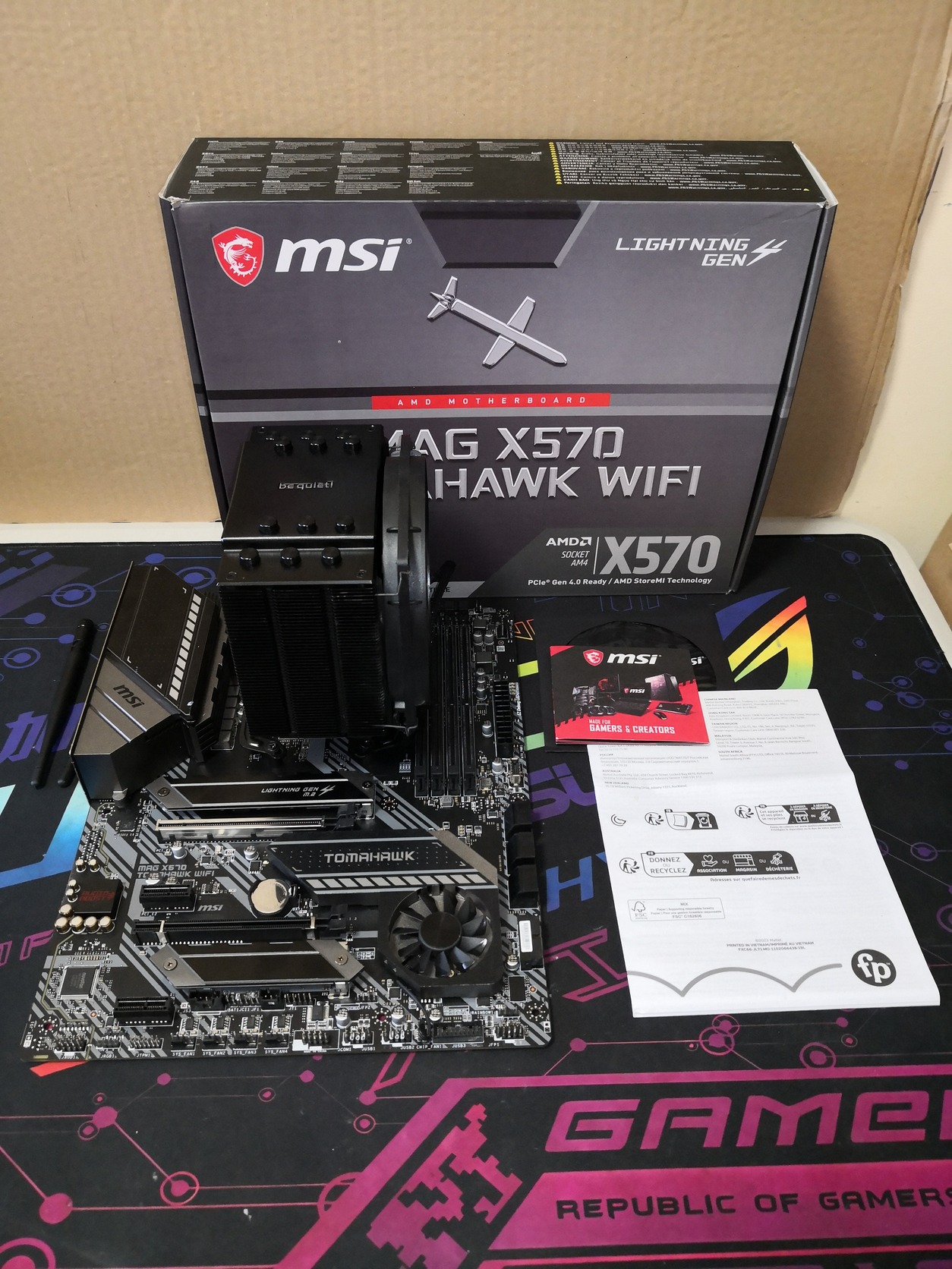 MSI MAG X570 TOMAHAWK WIFI + Ryzen 7 5800X + be quiet! Dark Rock 3