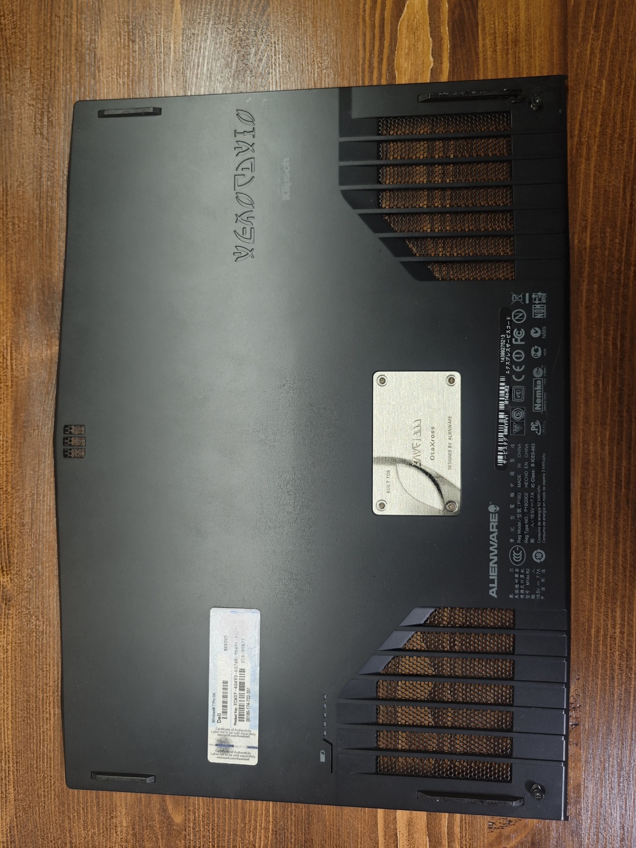 Alienware P18G M14X-R2 burkolat - laptop bontás - HardverApró