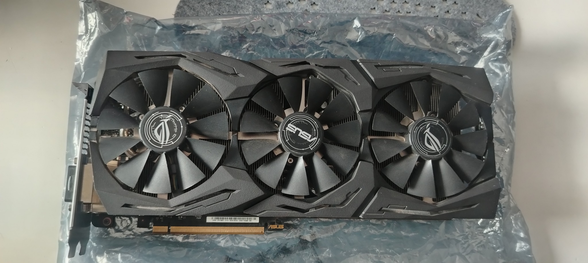 ASUS ROX Strix GTX 1080Ti 11GB - HardverApró