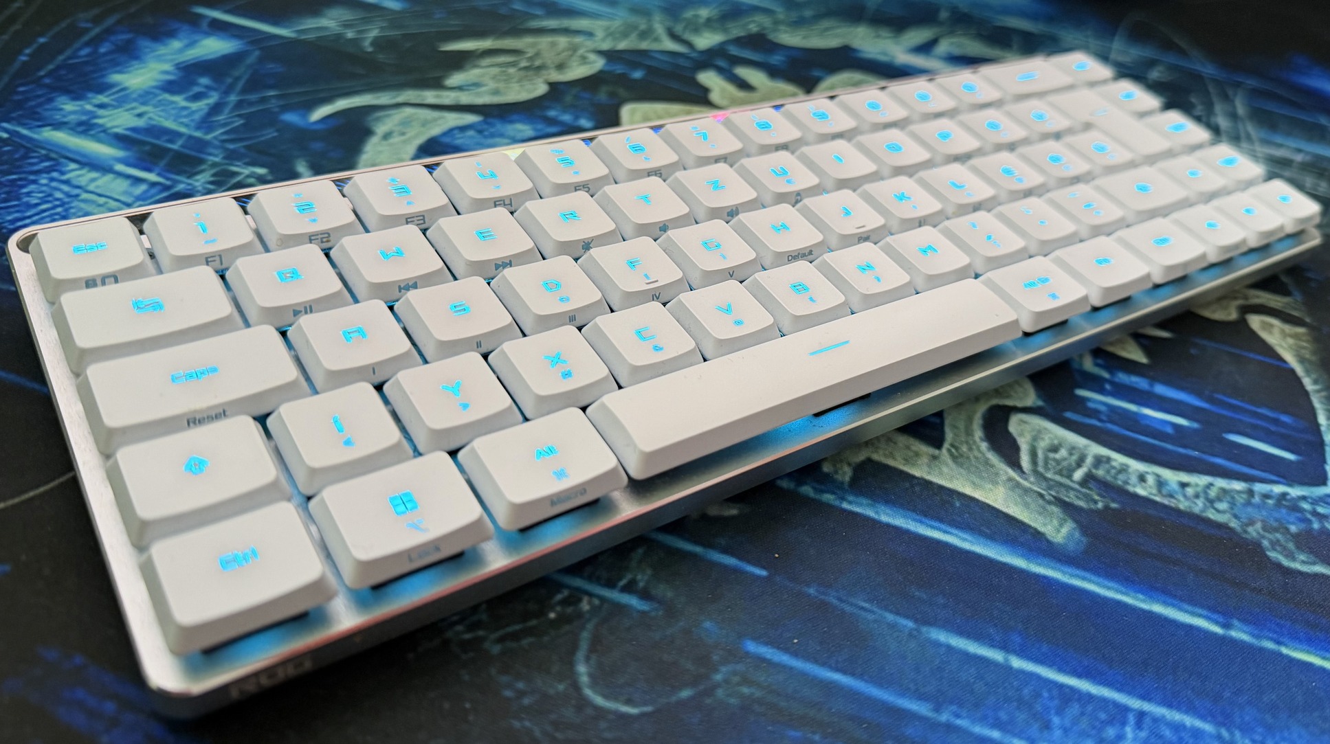 Gamer billentyűzet ASUS ROG FALCHION RX Low Profile wireless keyboard ...