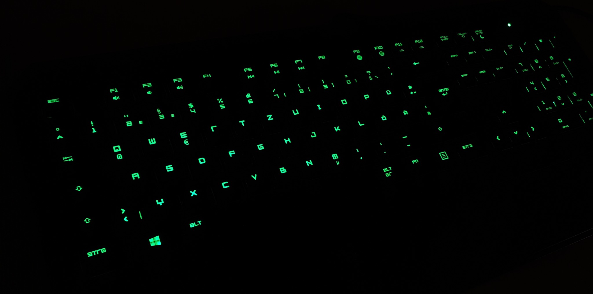Razer DeathStalker RZ03-0080 világítós gamer billentyűzet - HardverApró