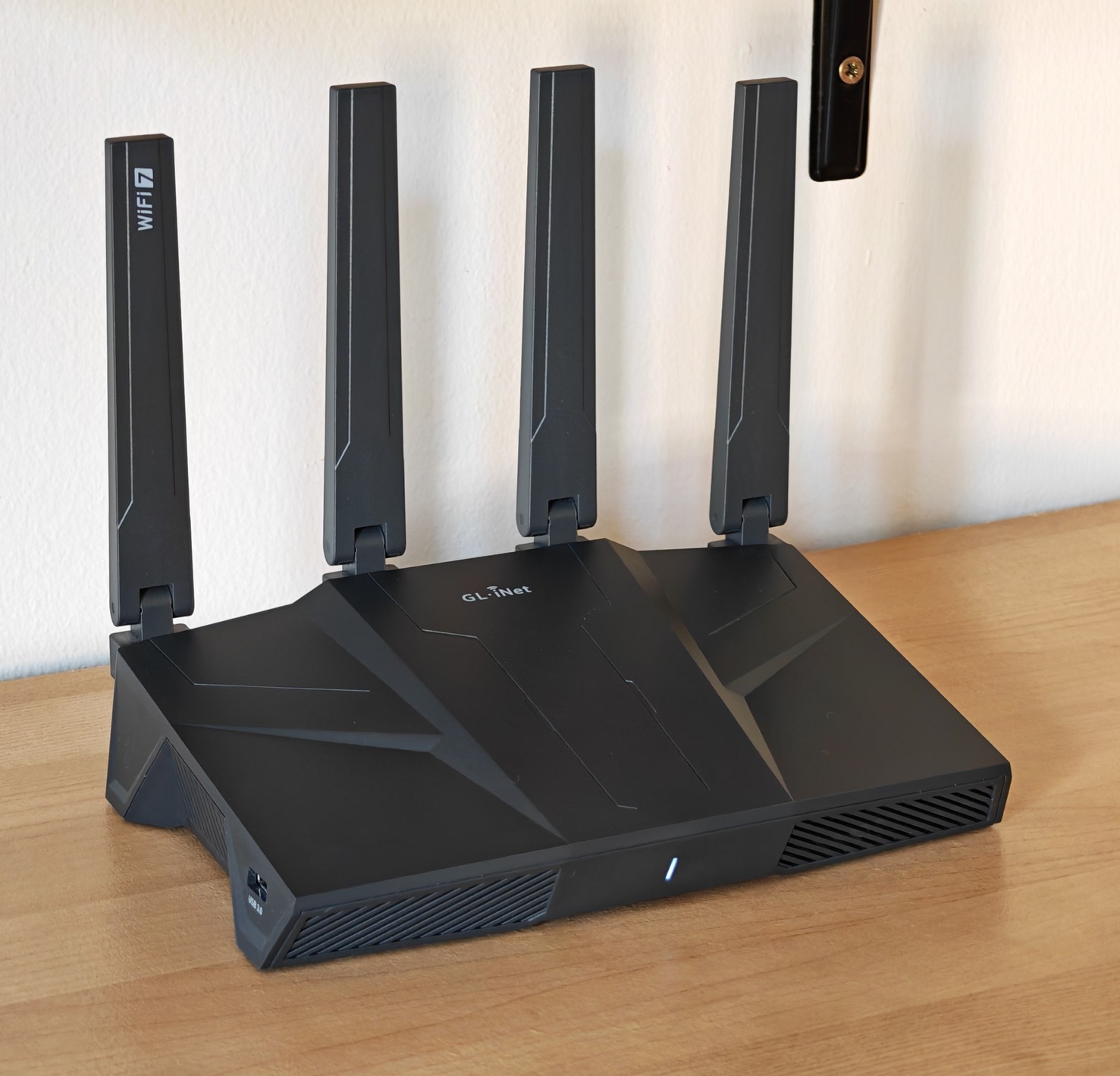 Flink 3 Router GL.iNet Flint 3 (GL-BE9300) Wi-Fi 7 Tri-Band router sok garanciával ...