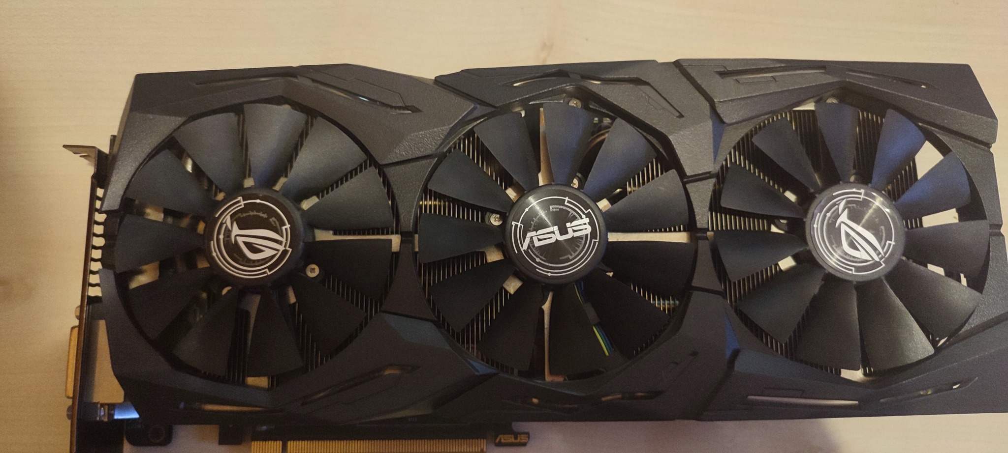 Eladó ASUS ROG STRIX RX 580 8GB GAMING OC - HardverApró