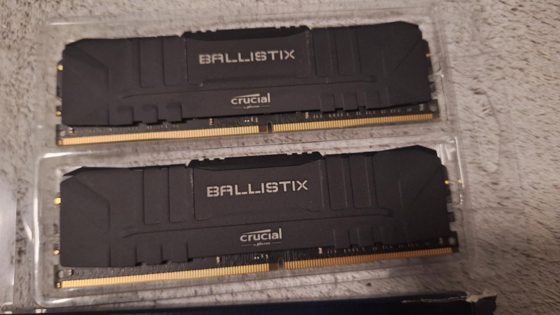 Crucial Ballistix 32GB (2x16GB) DDR4 3200 Mt/s Cl16 (Micron E-die 