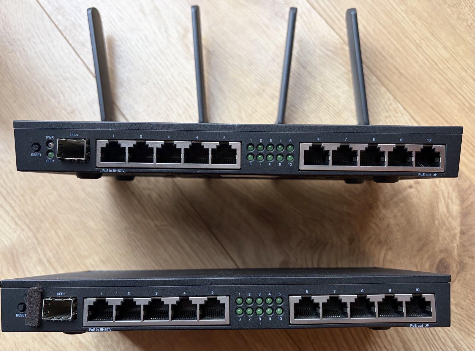 Microtik Rb4011igs Rm Eladó két mikrotik router Wifi-s és Wifi nélküli RB4011iGS+RM SFP+ 10 ...