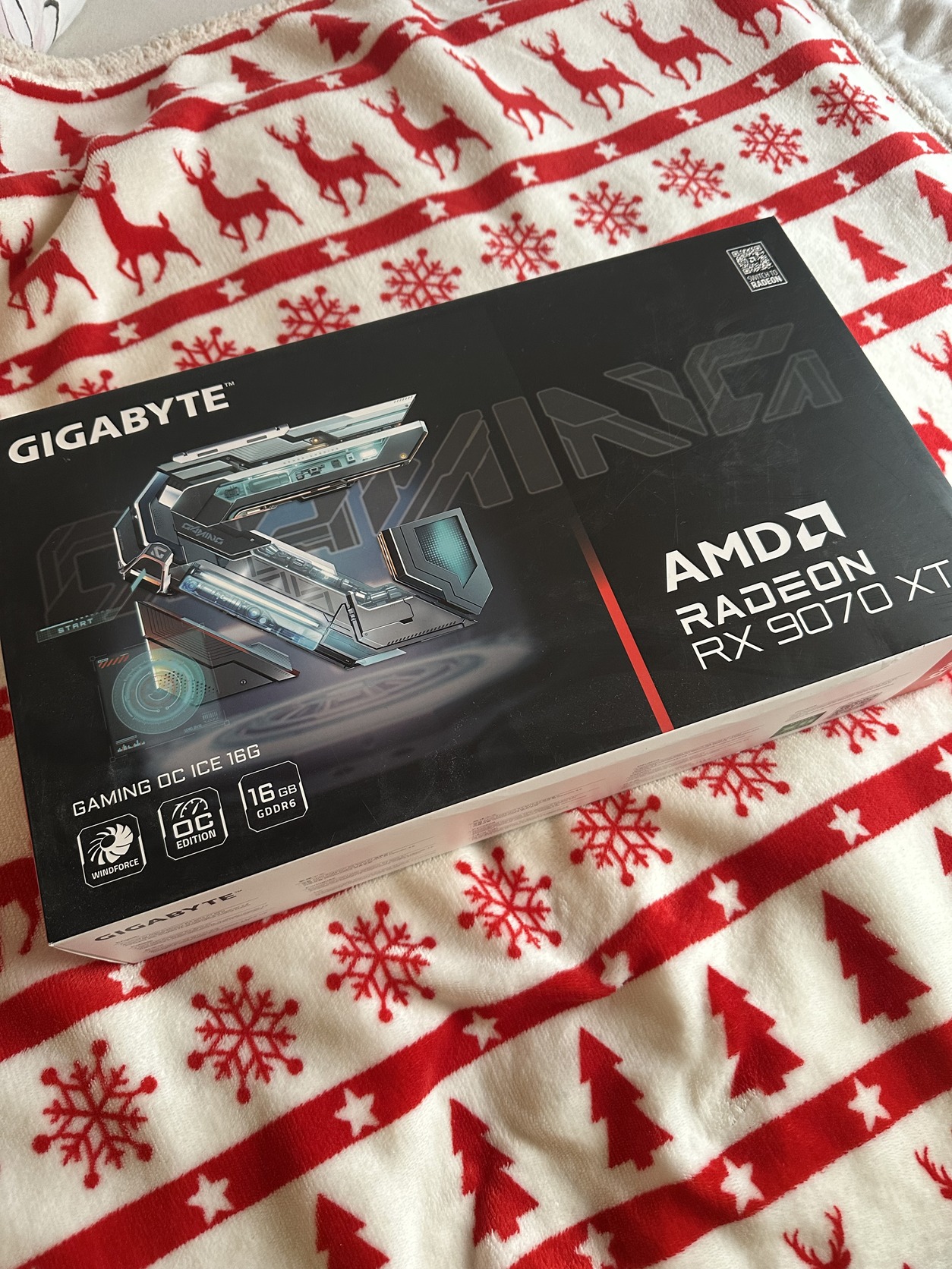 Gigabyte Radeon RX 9070 XT Gaming OC ICE 16GB - HardverApró