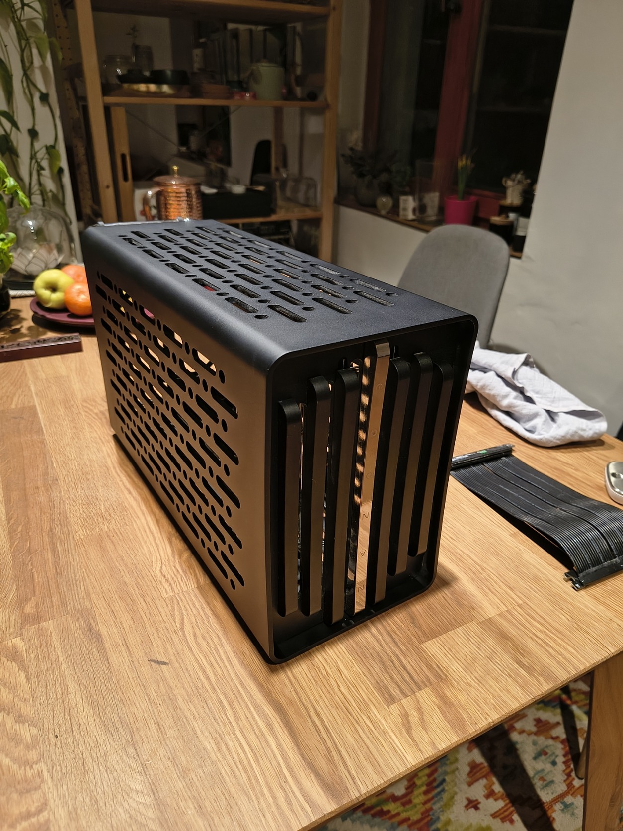 Thor Zone / Nanoq R / ITX számítógépház - HardverApró