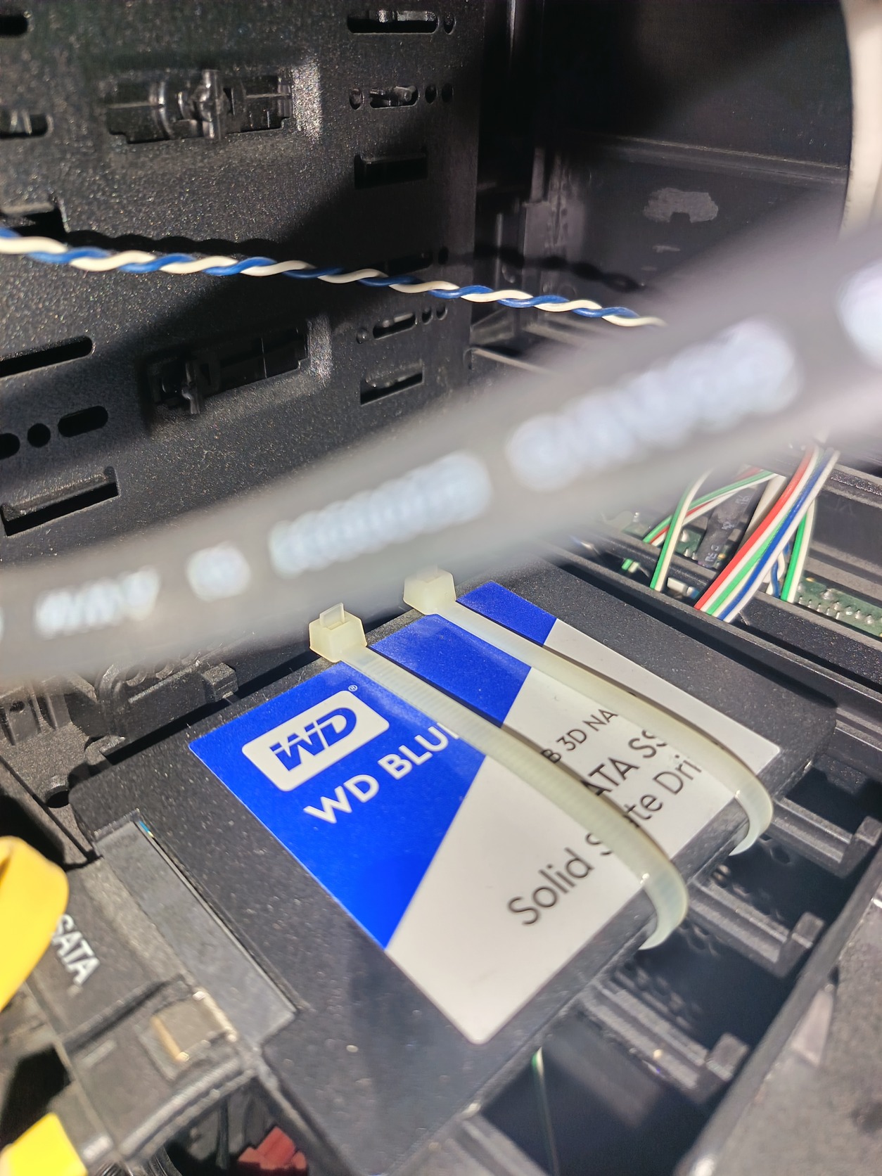 Gamer PC i5 / GTX 1050 / 16GB RAM / 1TB SSD + monitor + billentyűzet ...