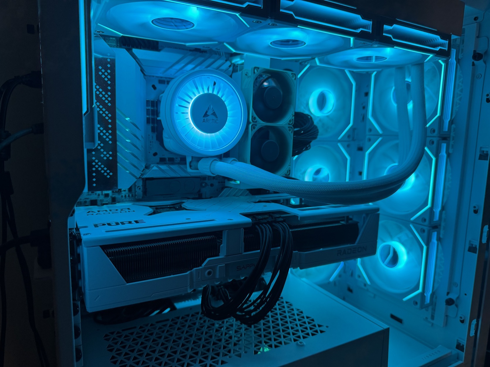 Sapphire PURE RX 9070 XT WHITE OC 16GB 2+ év Alza gar hibátlan dobozos ...