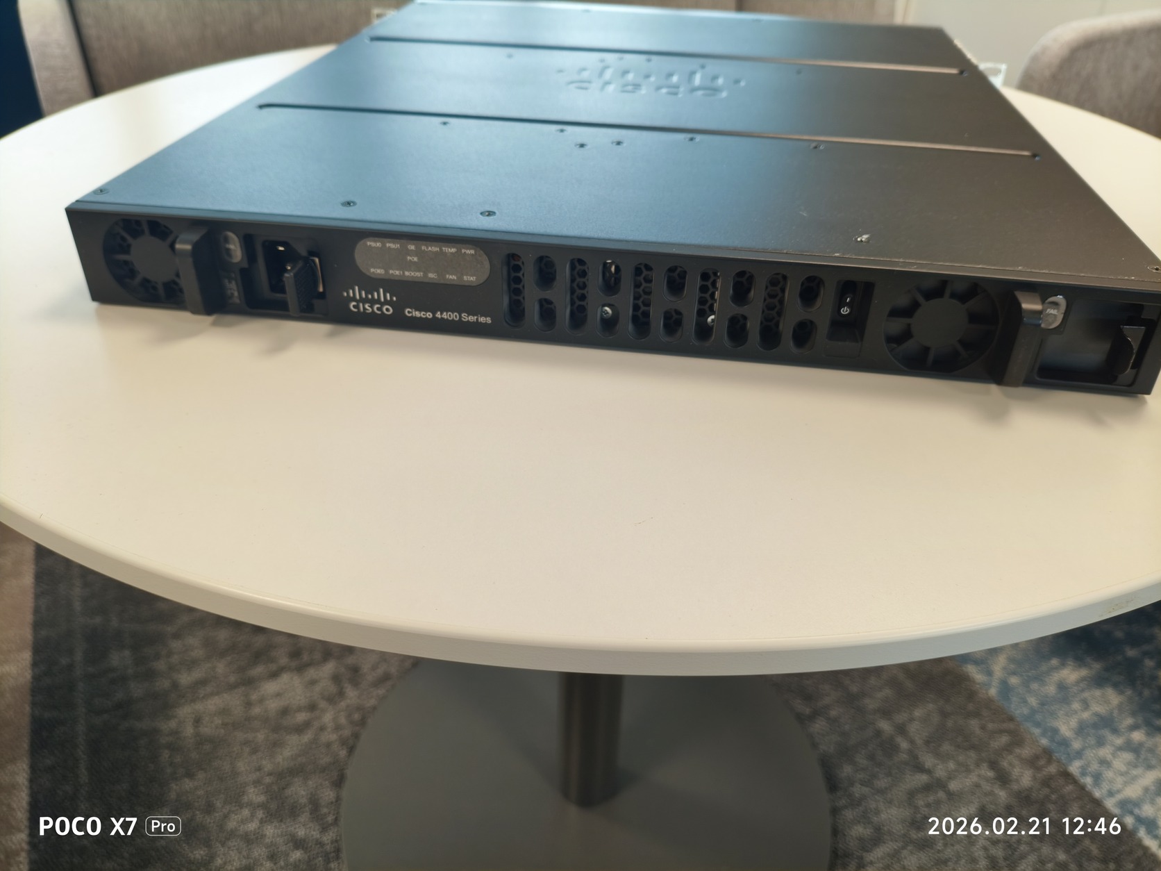 Cisco ISR 4431 router használt hibátlan - HardverApró