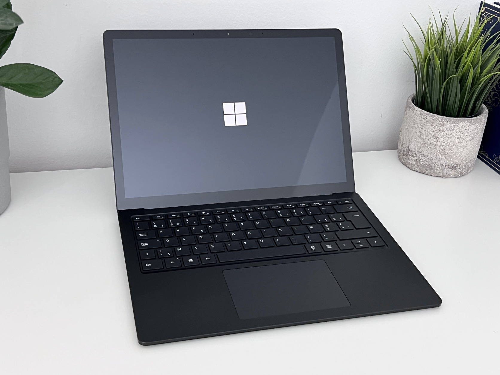MS Surface Laptop 3 QHD // i51035g7 // 8/256gb Win11 HardverApró