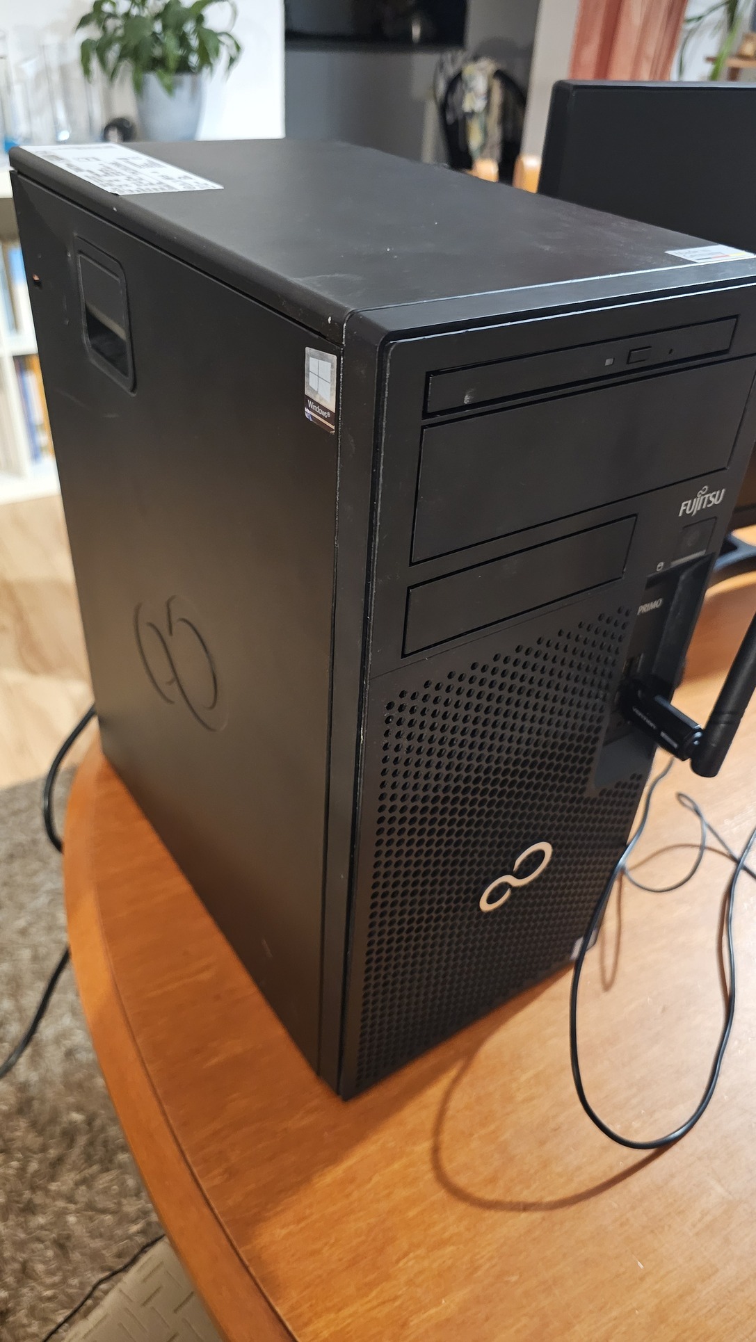I3 8100 Fujitsu komplett pc nvme ssd Quadro 4 gb. vga - HardverApró