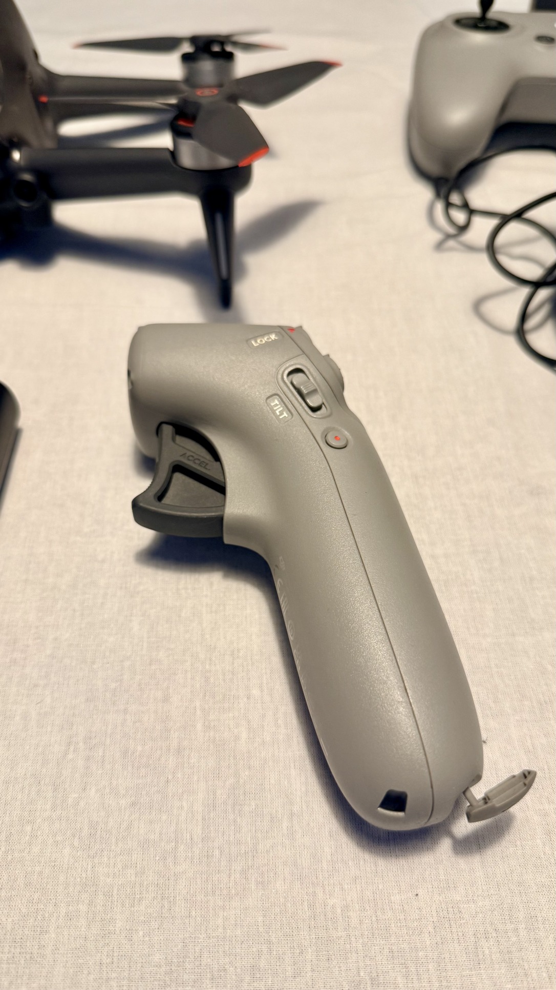 DJI FPV Fly More Combo komplett szett + motion controller + bőrönd ...